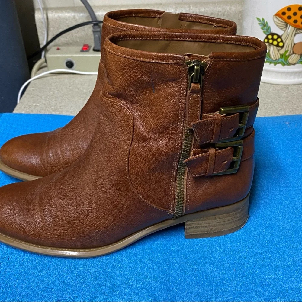 Nine West ankle boots. - Picture 4 of 8